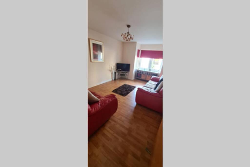Lovely 2 Bed Apartment Close To Aberdeen Beach! Bagian luar foto